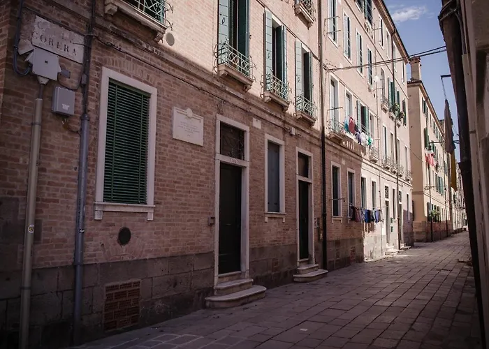Venezia Biennale Bianco&Rosso